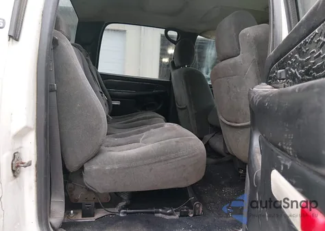 2004 Chevrolet Silverado 2500Hd Ls z USA, uszkodzony, nr VIN 1GCHK23U94F181772